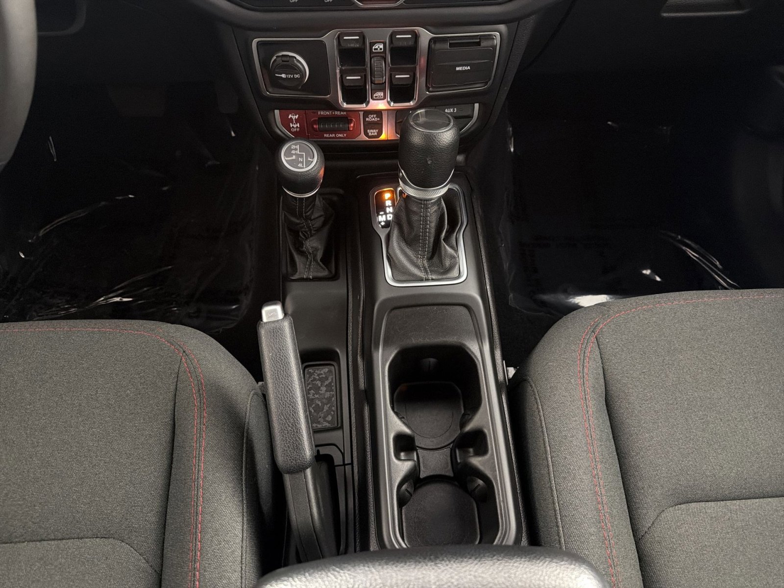 Used 2024 Jeep Wrangler Unlimited Rubicon w/ Convenience Group image 21