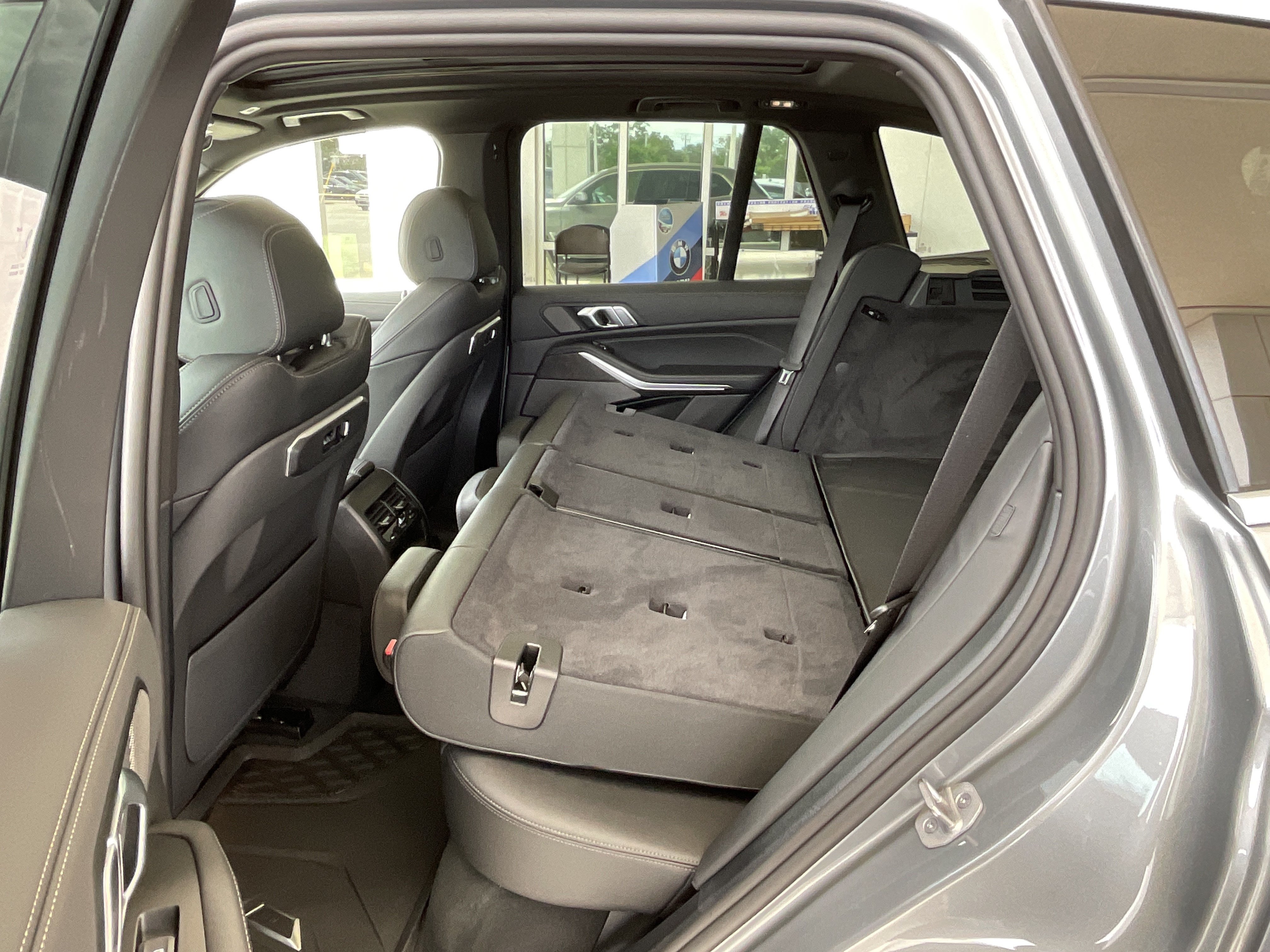 New 2026 BMW X5 xDrive50e w/ Premium Package AWD/4WD image 30