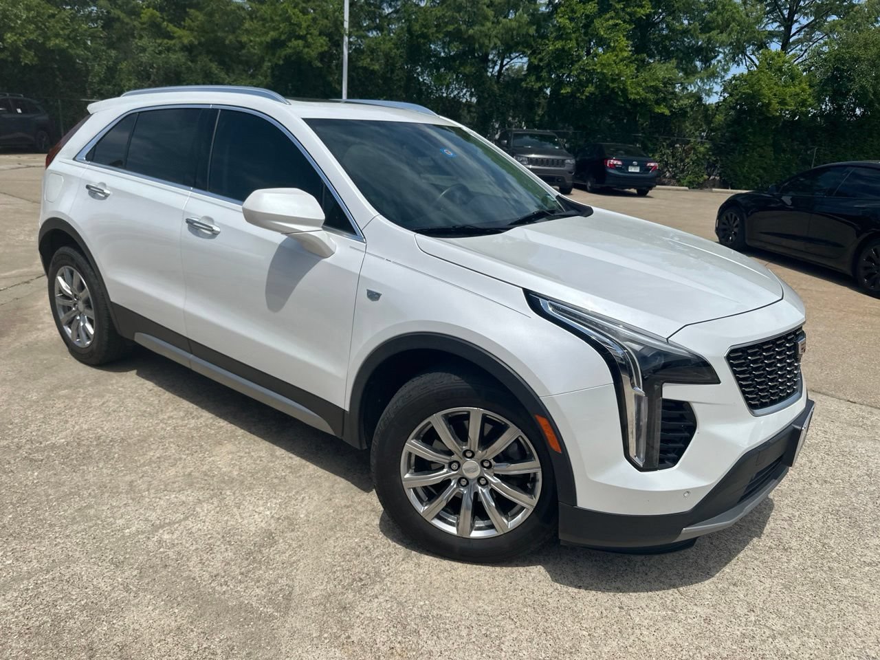 Used 2019 Cadillac XT4 Premium Luxury w/ Cold Weather Package FWD image 2