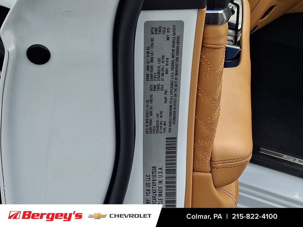 Used 2023 Jeep Grand Cherokee L Summit AWD/4WD image 34
