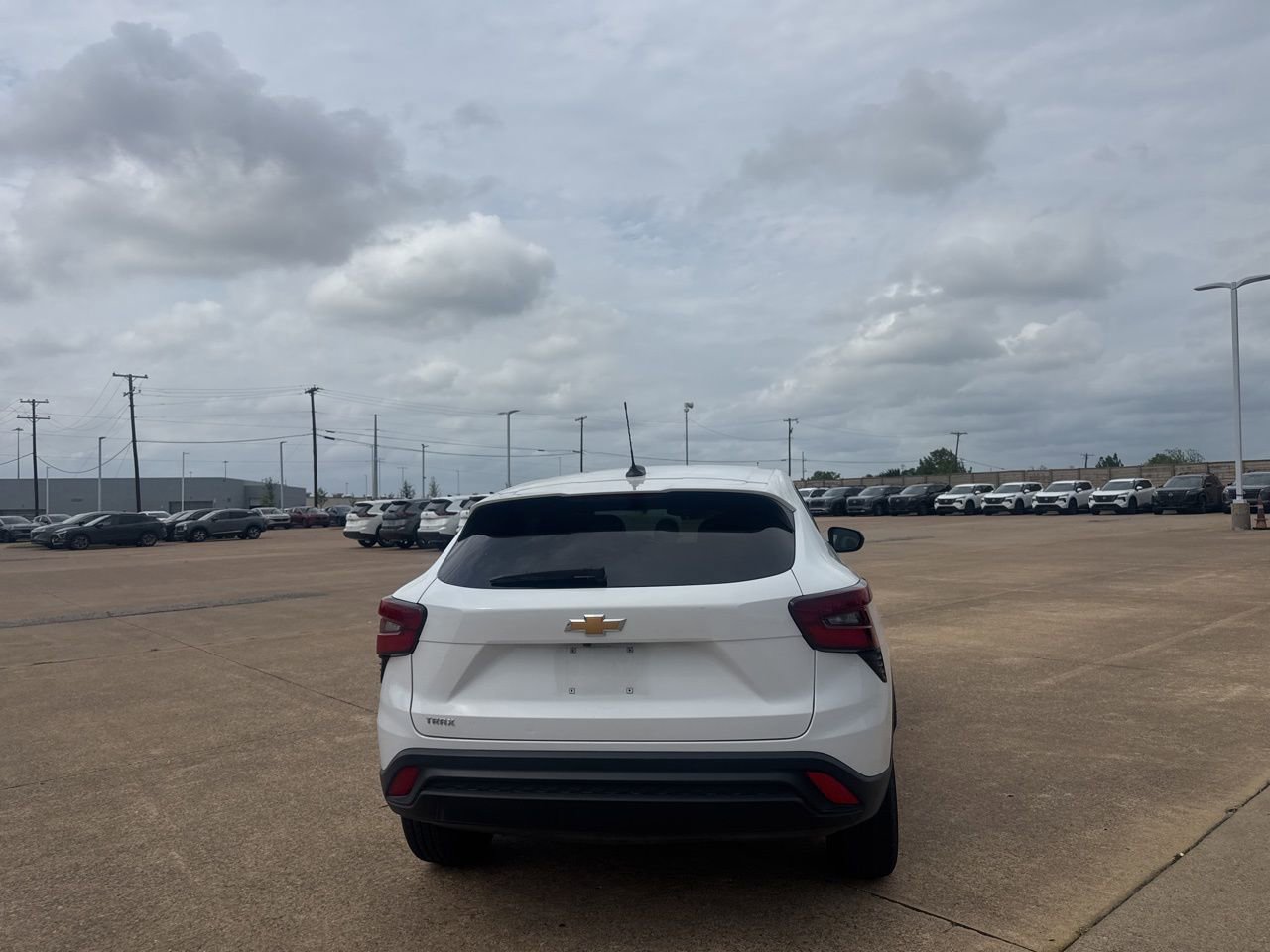 Used 2025 Chevrolet Trax LS image 19