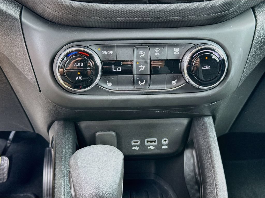 Used 2022 Chevrolet TrailBlazer LT w/ Convenience Package FWD image 15