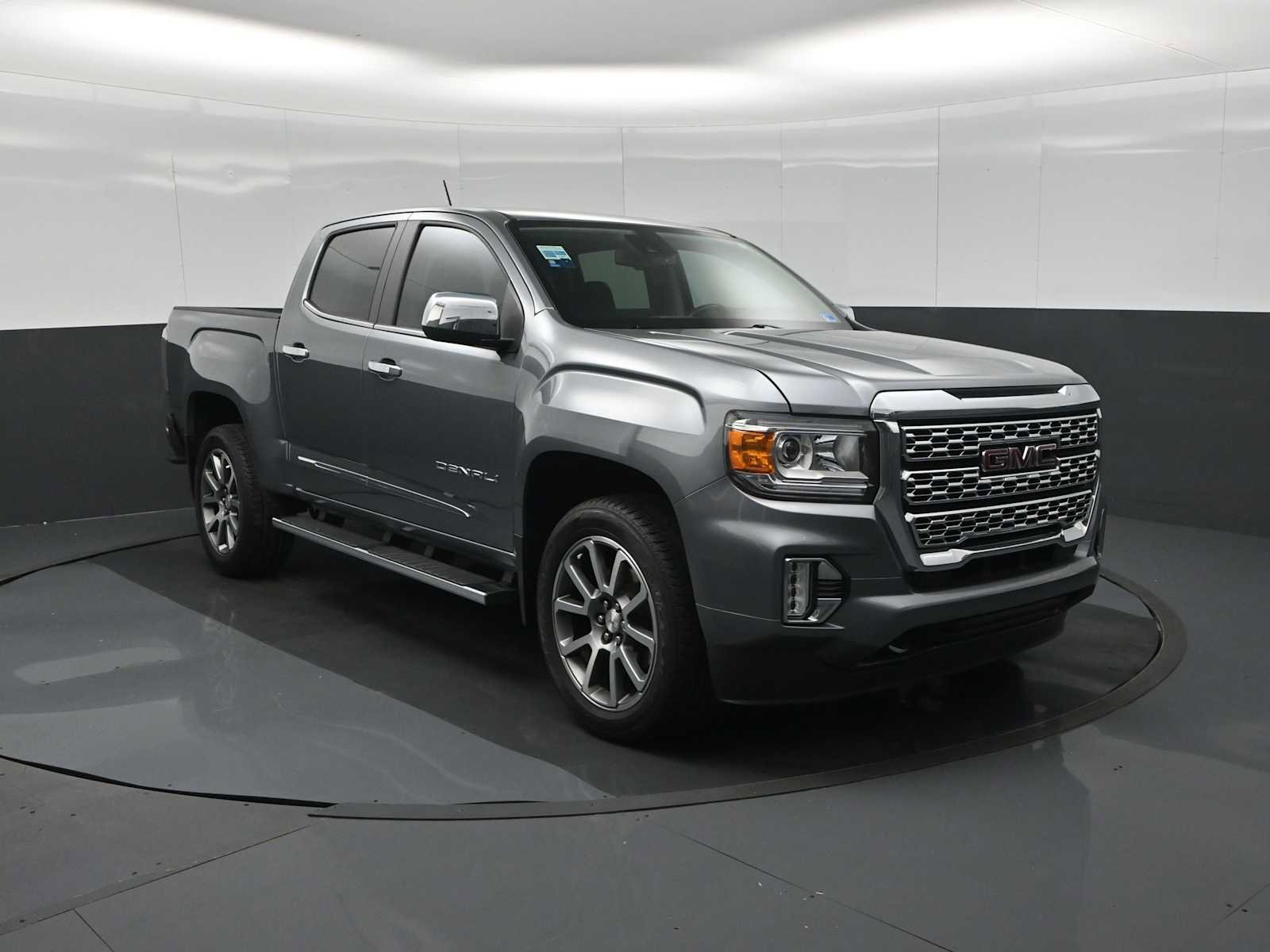 Used 2022 GMC Canyon Denali w/ LPO, Power Package AWD/4WD image 2