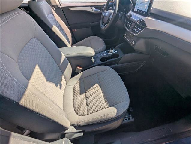 Used 2020 Ford Escape SE image 20