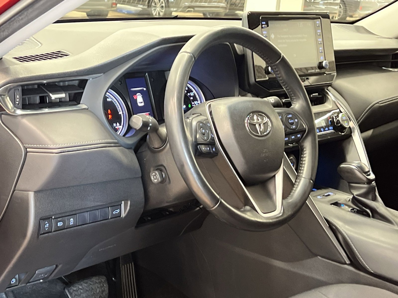 Used 2021 Toyota Venza LE w/ Carpet Mat Package (TMS) image 14