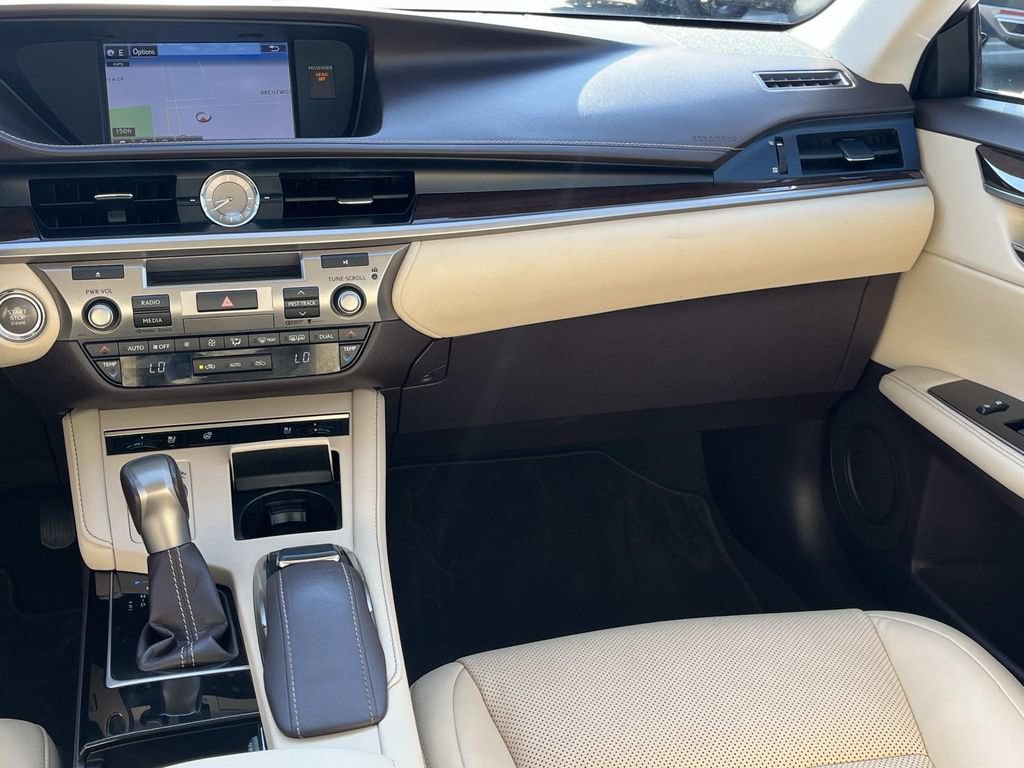 Used 2016 Lexus ES 350 w/ Navigation System Package FWD image 14