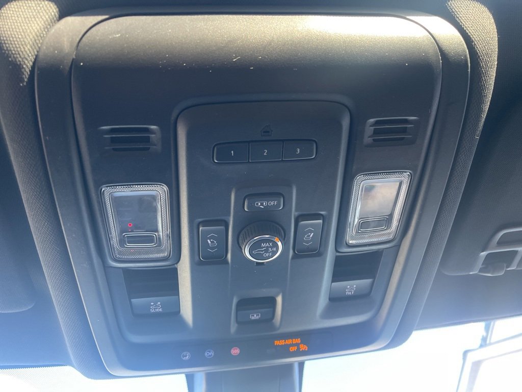 Used 2021 Chevrolet Suburban Premier w/ Premium Package image 28