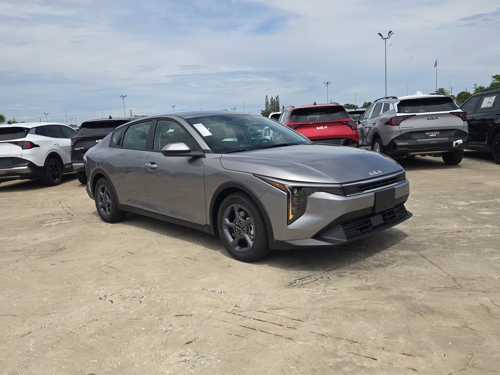New 2026 Kia K4 FWD image 2