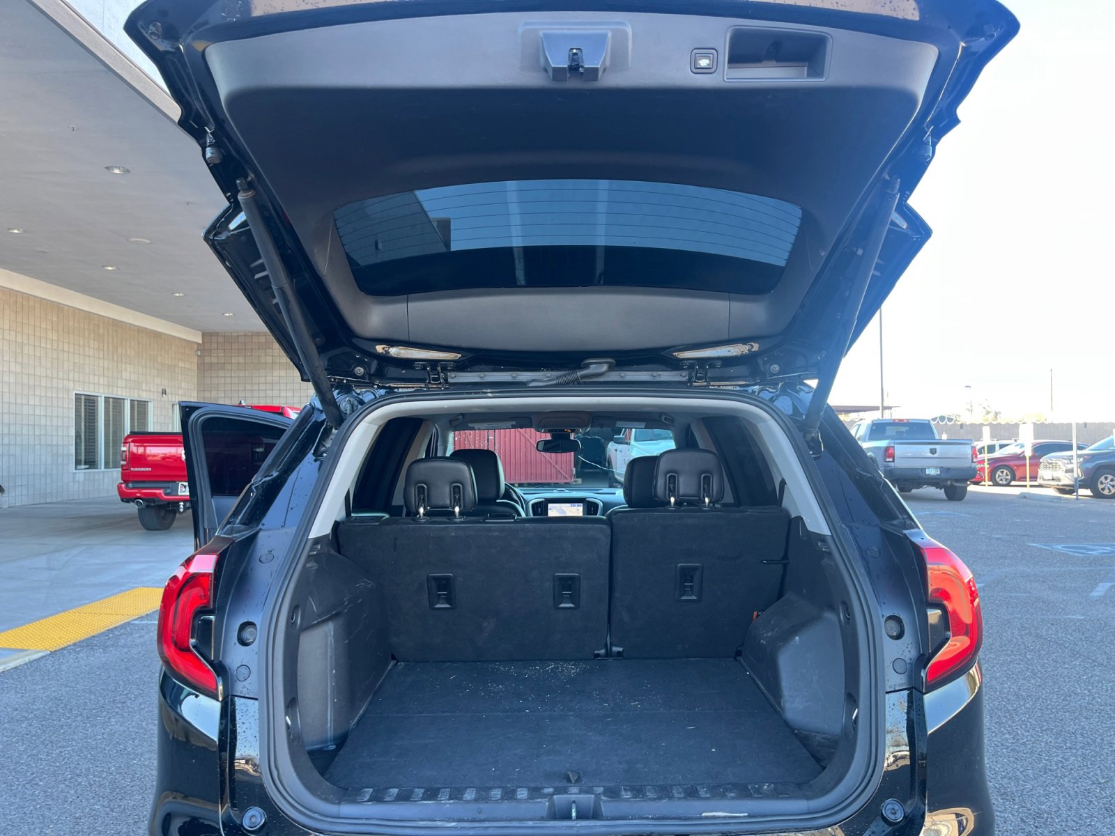 Used 2020 GMC Terrain SLT w/ Preferred Package image 34