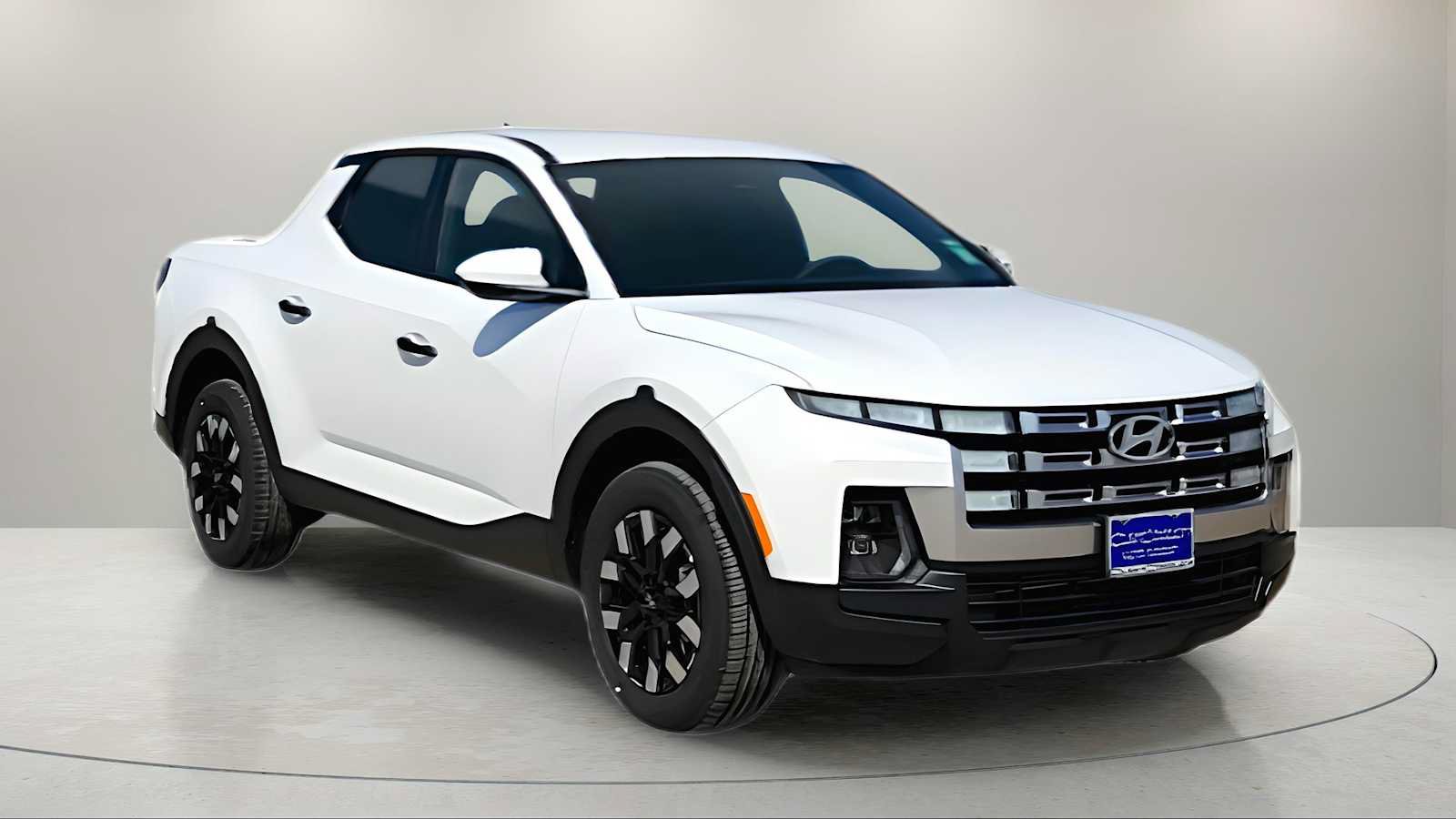 Used 2025 Hyundai Santa Cruz SE FWD image 1