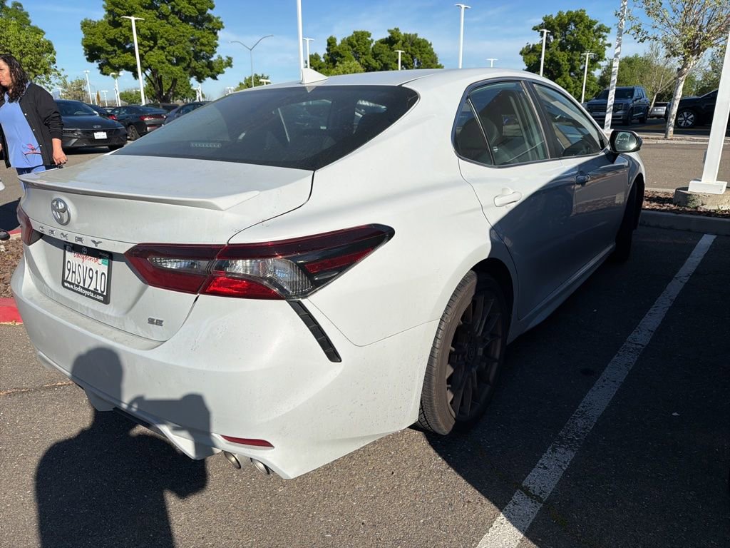 Used 2024 Toyota Camry SE w/ Convenience Package image 2
