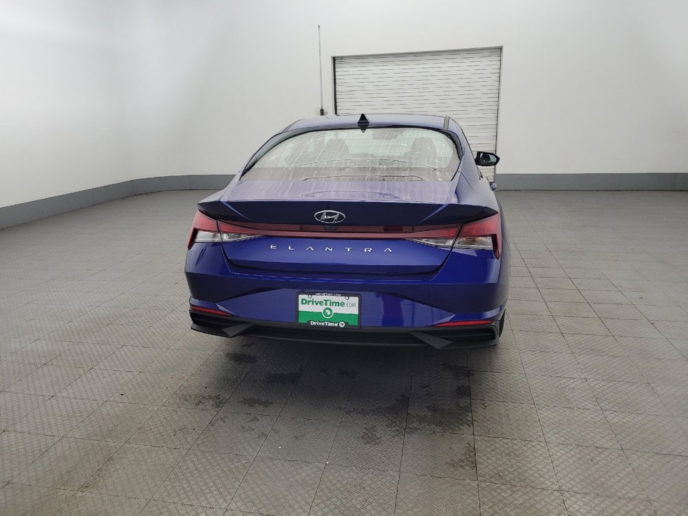 Used 2022 Hyundai Elantra SE image 7