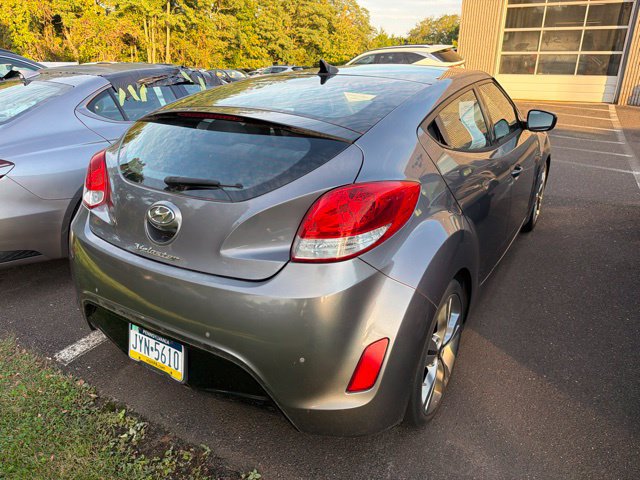 Used 2016 Hyundai Veloster w/ Option Group 03 FWD image 11