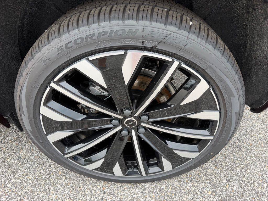 New 2026 Volvo XC60 T8 Ultra w/ Protection Package Premier AWD/4WD image 26