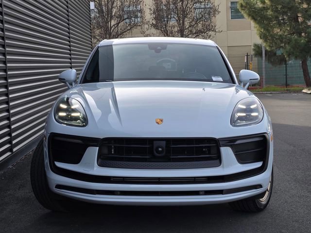 Used 2025 Porsche Macan image 10