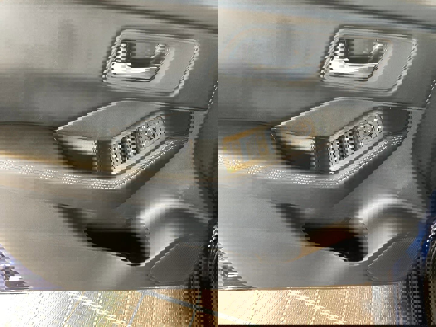 Used 2025 Nissan Rogue SV image 13