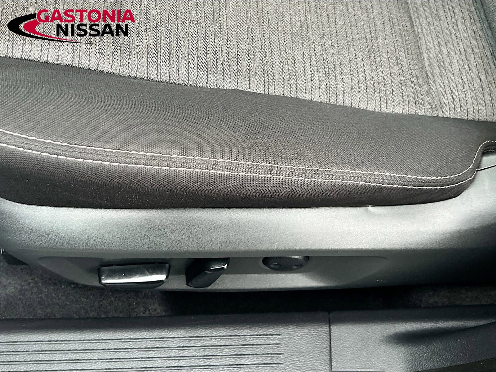 Used 2023 Nissan Rogue SL w/ SL Premium Package image 25