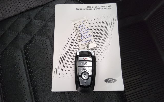 Used 2024 Ford Escape ST-Line w/ Tech Pack #1 AWD/4WD image 19