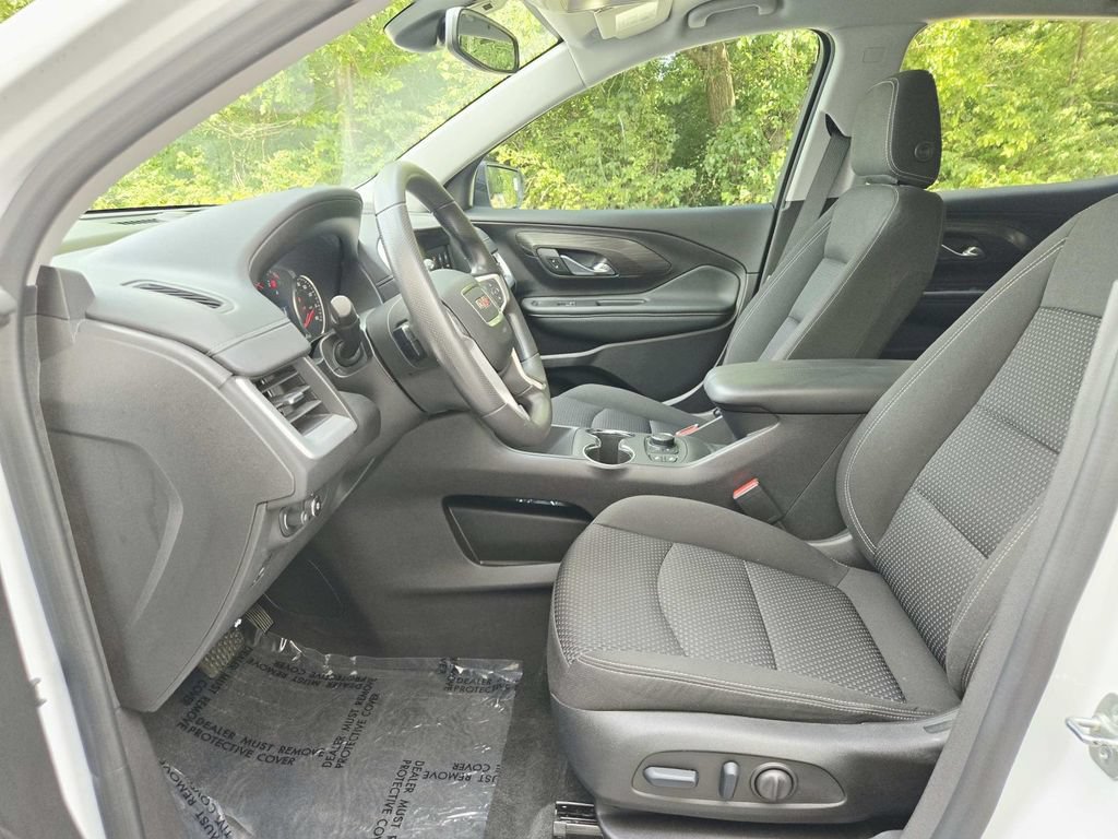 Used 2024 GMC Terrain SLE w/ Driver Convenience Package FWD image 11