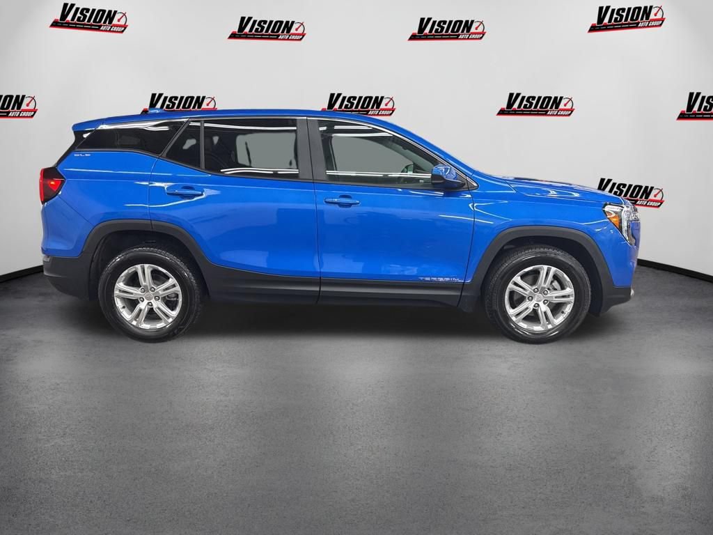 Used 2024 GMC Terrain SLE AWD/4WD image 4