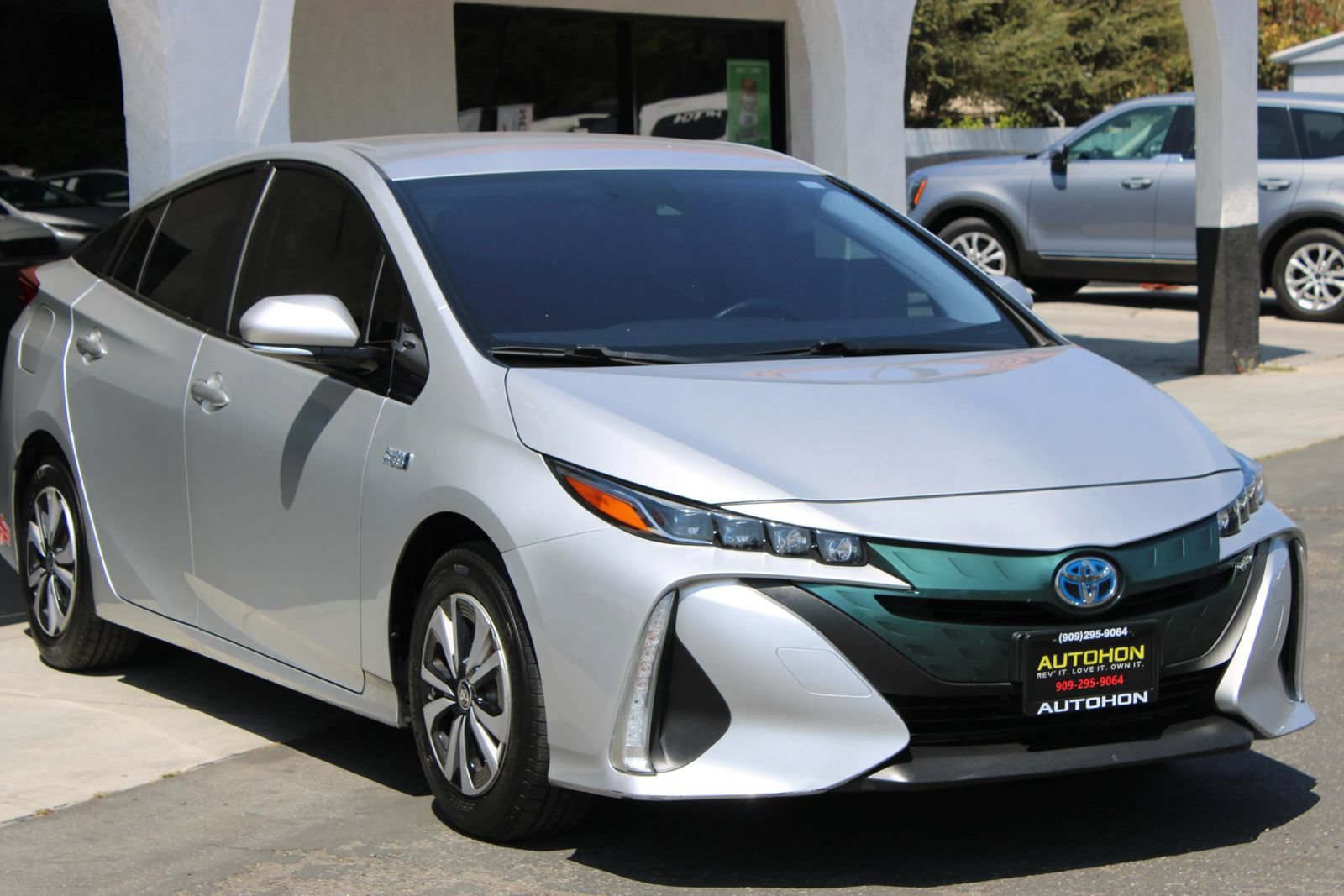 Used 2018 Toyota Prius Prime Premium FWD image 3