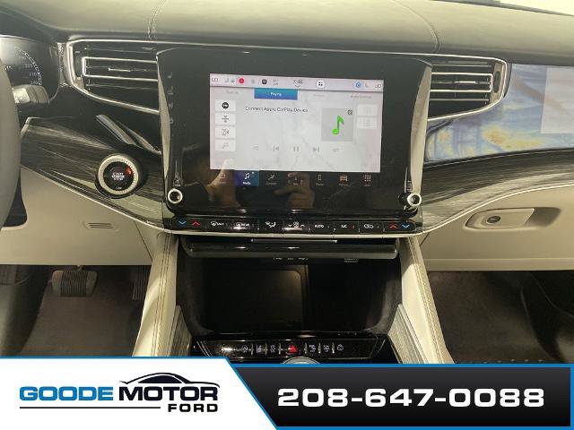Used 2022 Jeep Wagoneer Series II AWD/4WD image 15