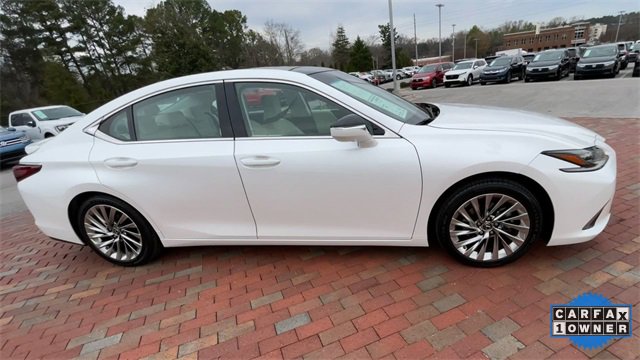 Used 2022 Lexus ES 350 Ultra Luxury image 2