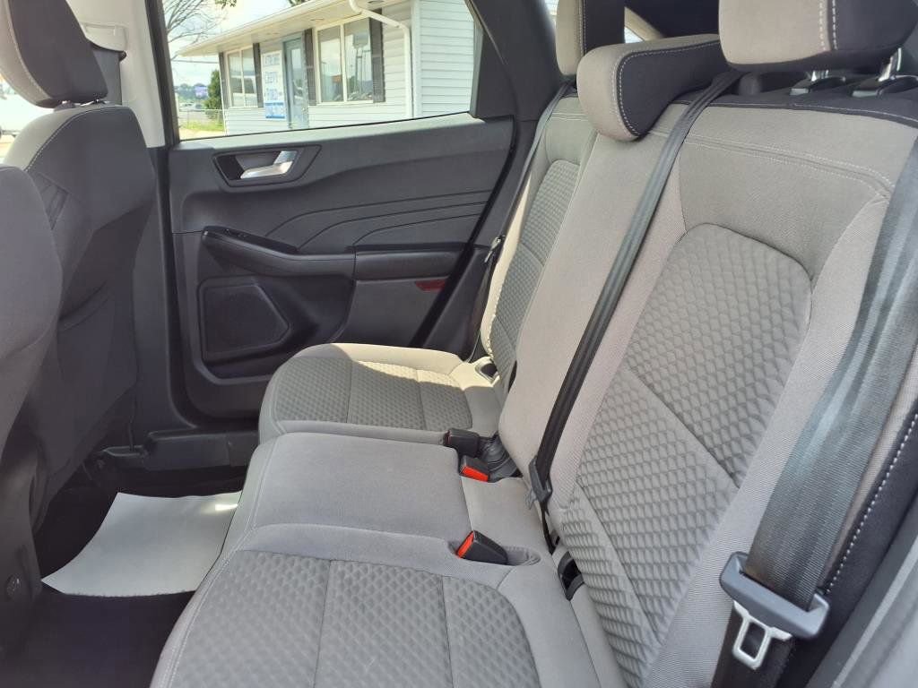 Used 2021 Ford Escape SE image 13
