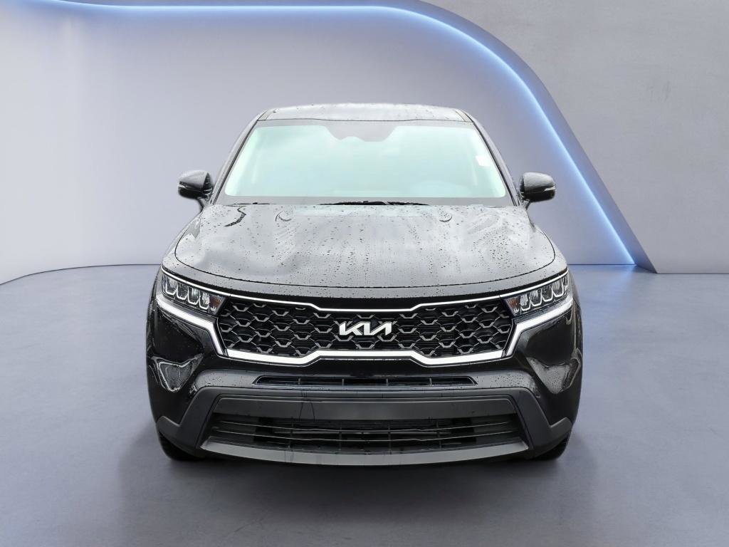 Used 2023 Kia Sorento LX image 10