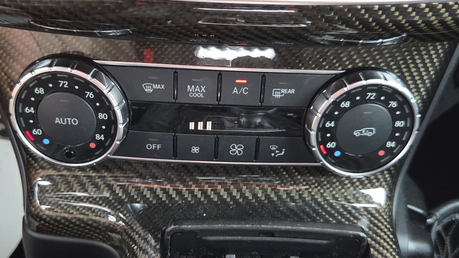 Used 2015 Mercedes-Benz G 63 AMG 4MATIC image 32