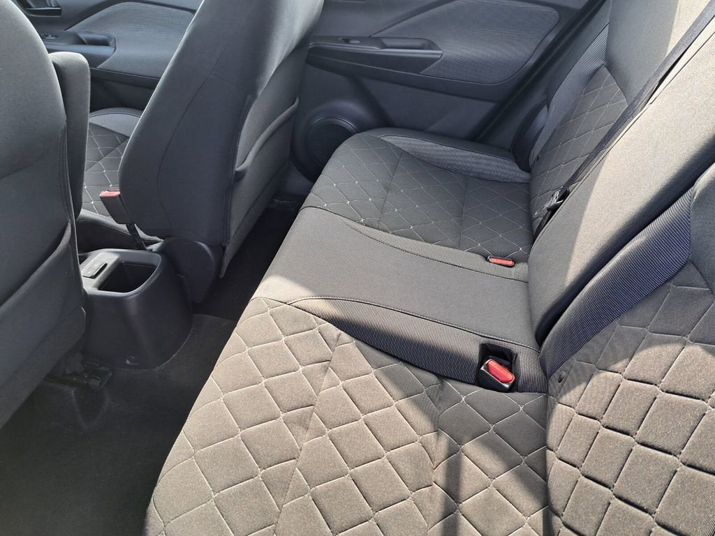 Used 2019 Nissan Kicks S image 20