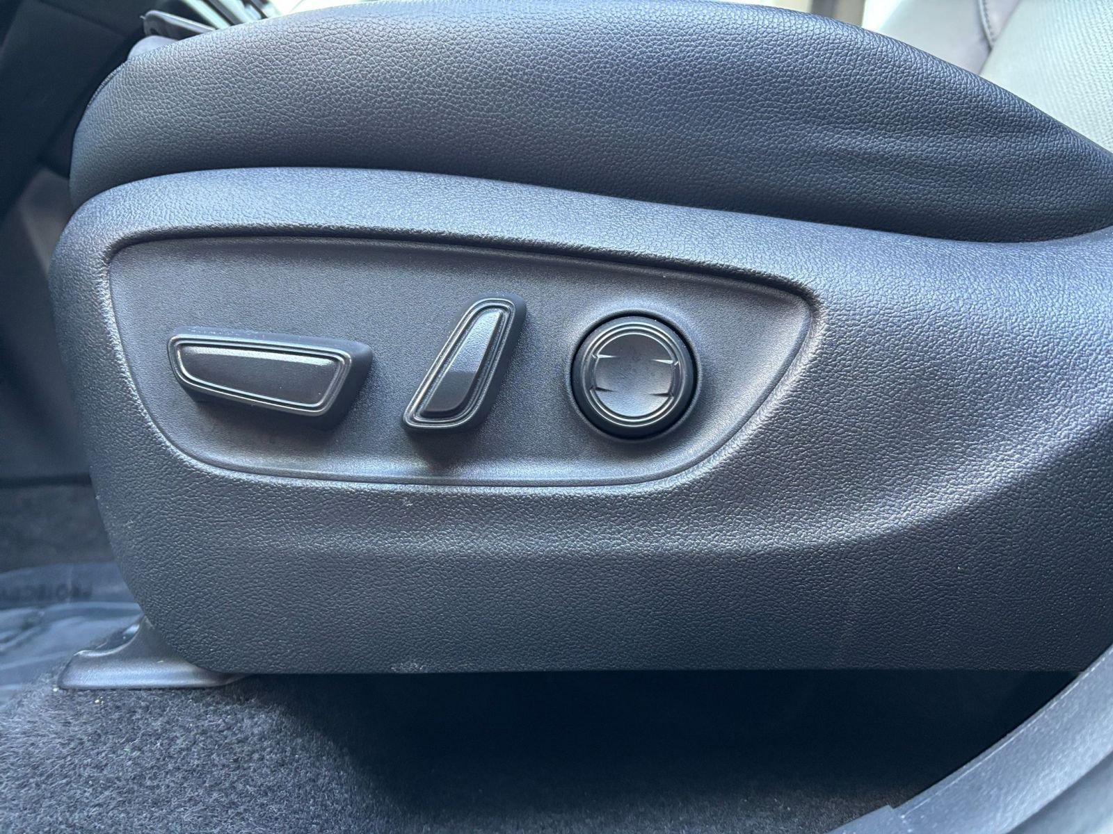 Used 2025 Toyota Grand Highlander FWD image 23