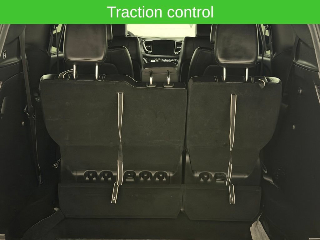 Used 2025 Chrysler Pacifica Select FWD image 14