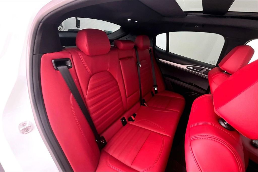Used 2025 Alfa Romeo Stelvio Sprint w/ Veloce Package image 36