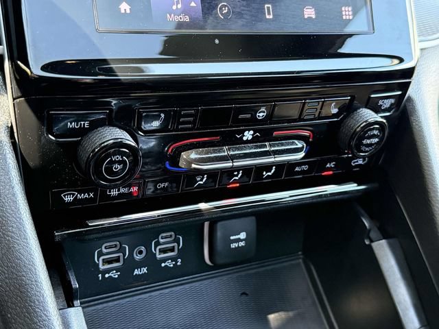Used 2025 Jeep Grand Cherokee Altitude AWD/4WD image 17