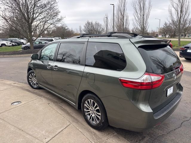 Used 2018 Toyota Sienna XLE w/ XLE Navigation Package image 5