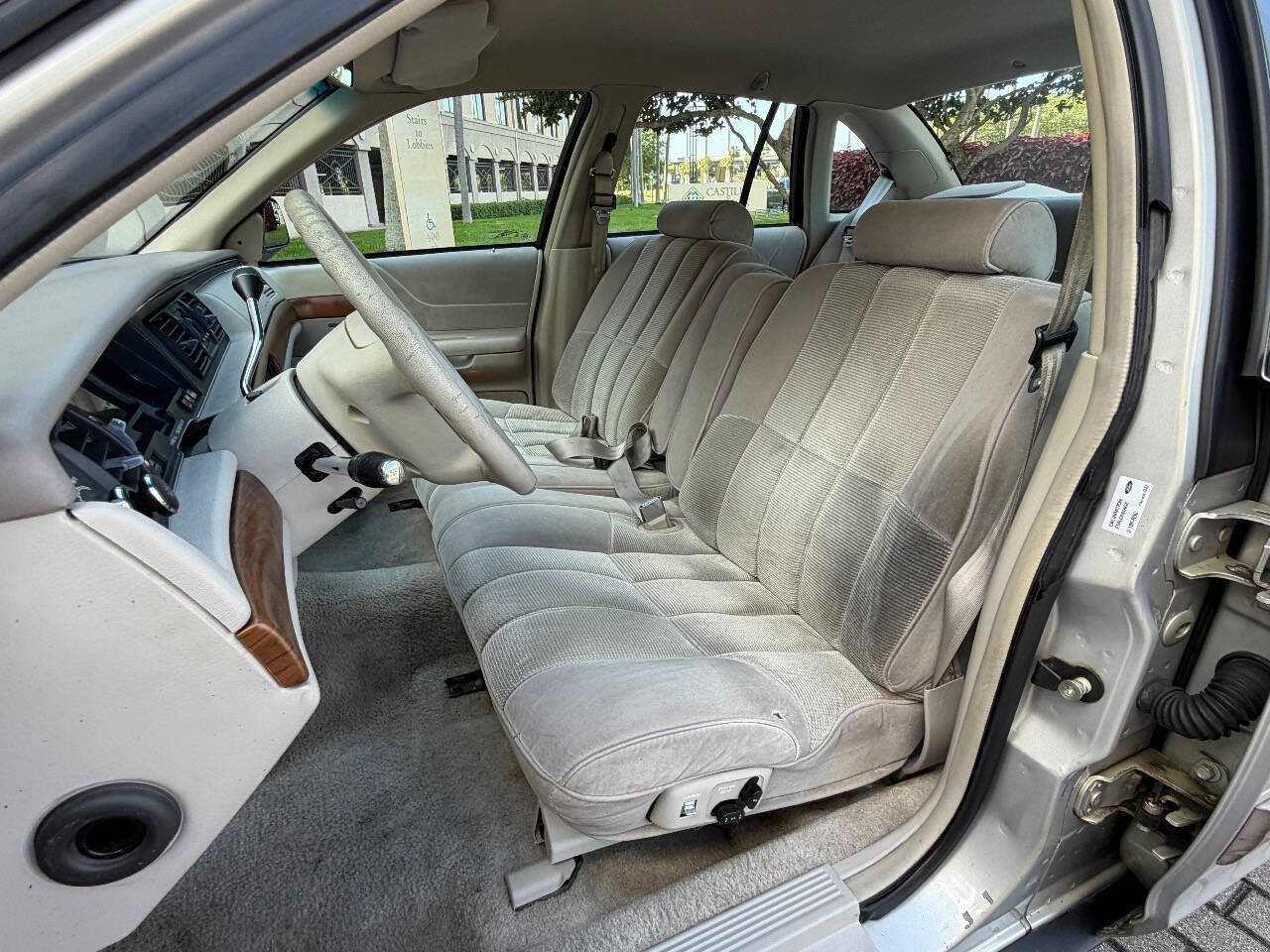 Used 1992 Ford Crown Victoria LX RWD image 39