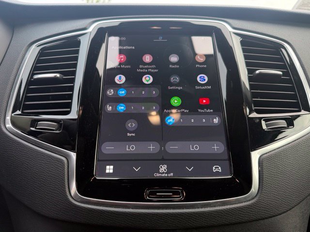 Certified 2023 Volvo XC90 B6 Plus w/ Protection Package Premier AWD/4WD image 11