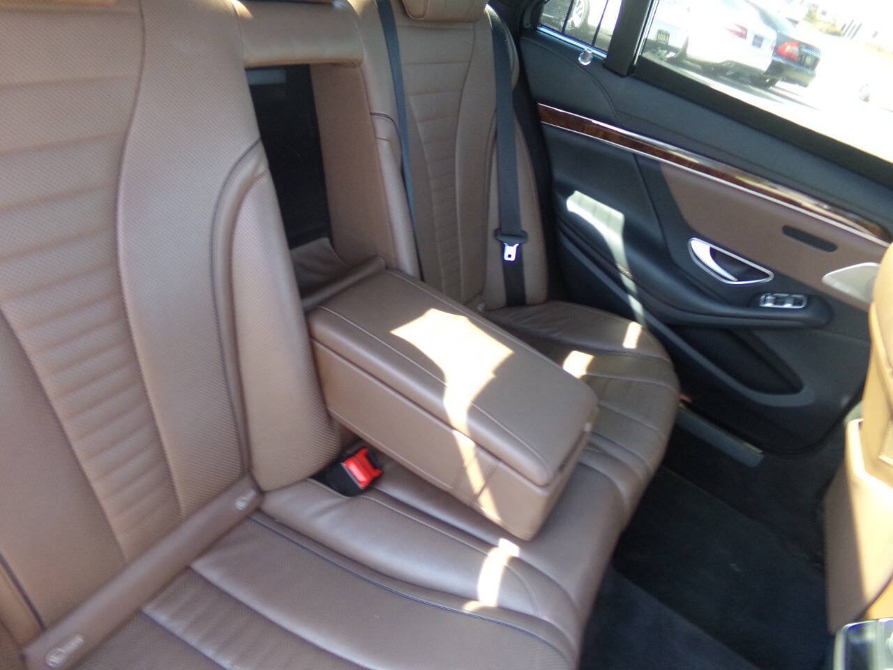 Used 2016 Mercedes-Benz S 550 4MATIC Sedan image 39