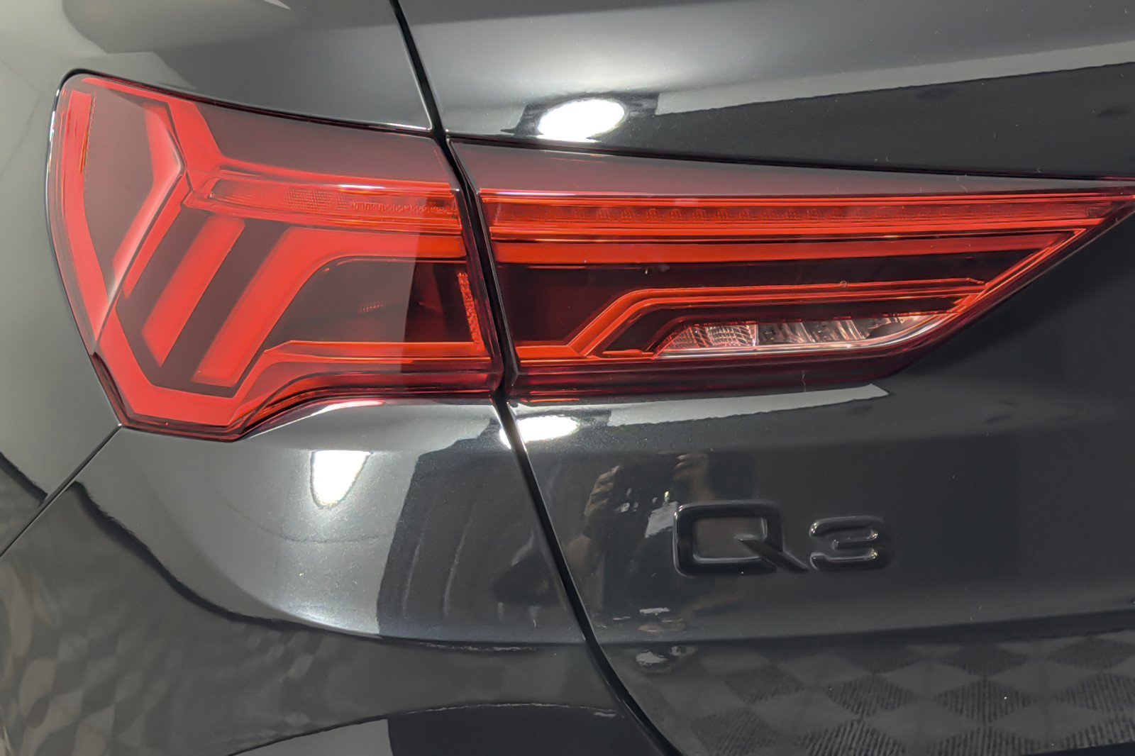 Used 2023 Audi Q3 2.0T Premium Plus w/ Premium Plus Package image 27