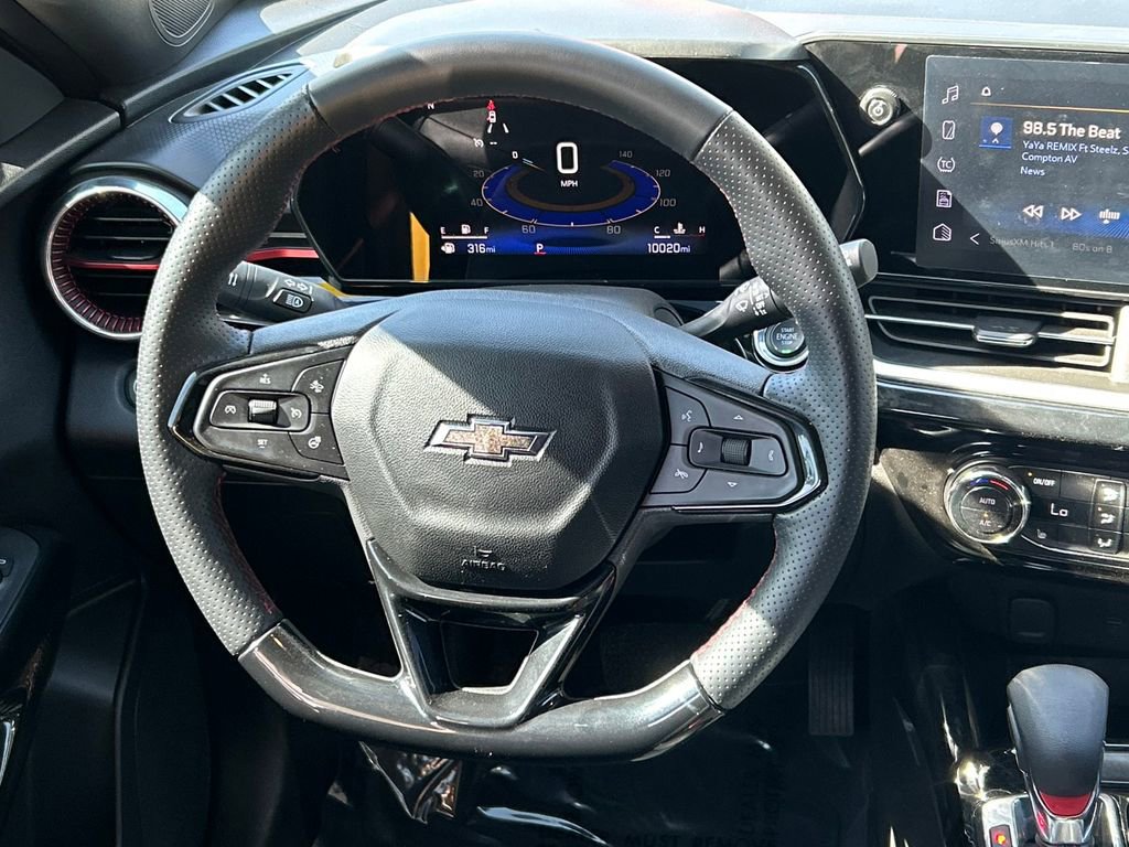 Used 2024 Chevrolet Trax RS FWD image 36