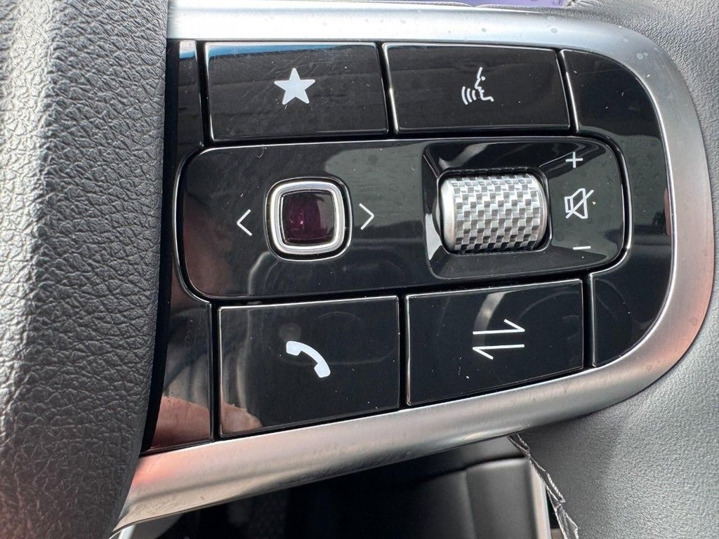 Certified 2025 Genesis GV80 2.5T Prestige image 20