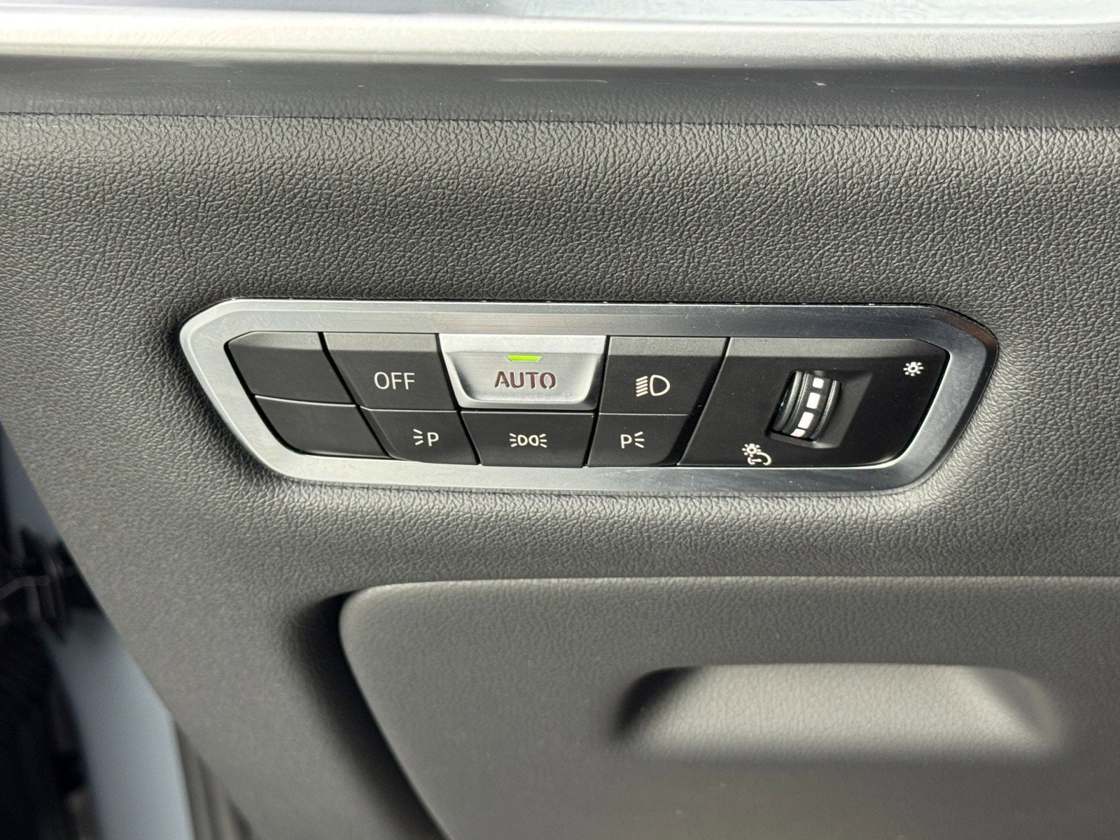 Used 2023 BMW X7 xDrive40i w/ M Sport Package image 19