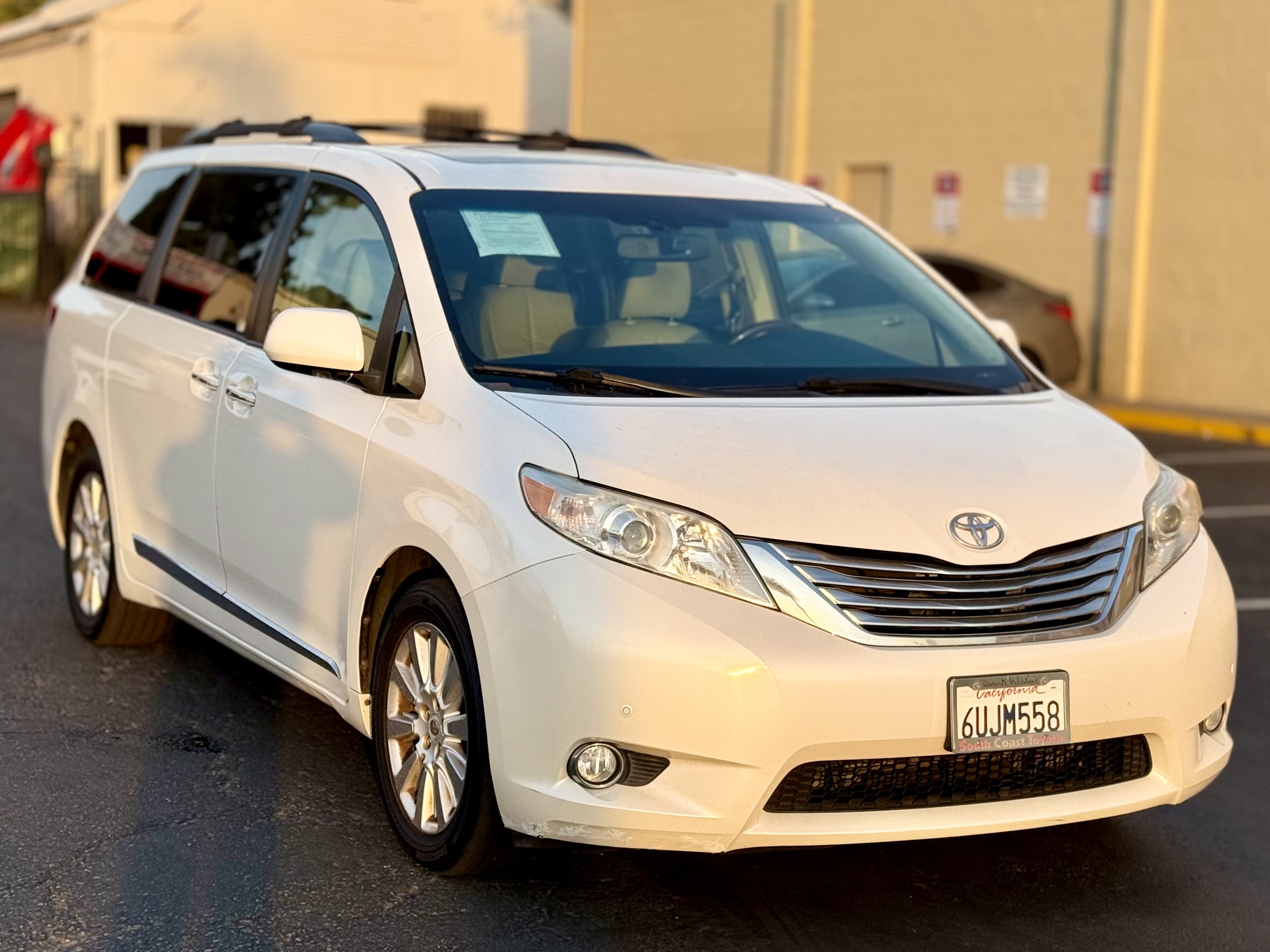 Used 2012 Toyota Sienna Limited w/ Premium Pkg AWD/4WD image 4