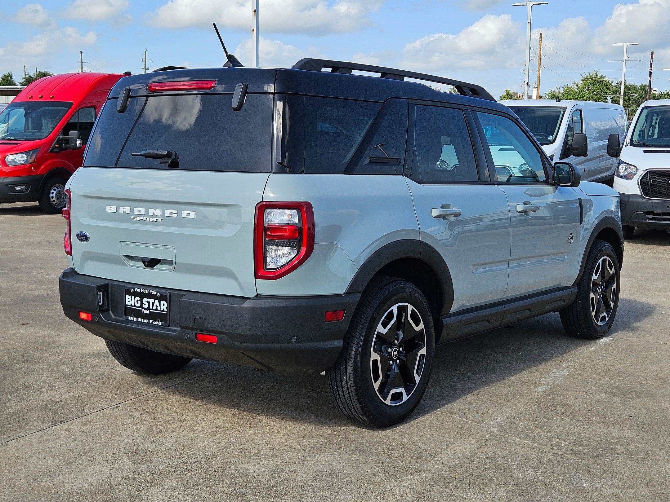 Used 2023 Ford Bronco Sport Outer Banks w/ Tech Package AWD/4WD image 3