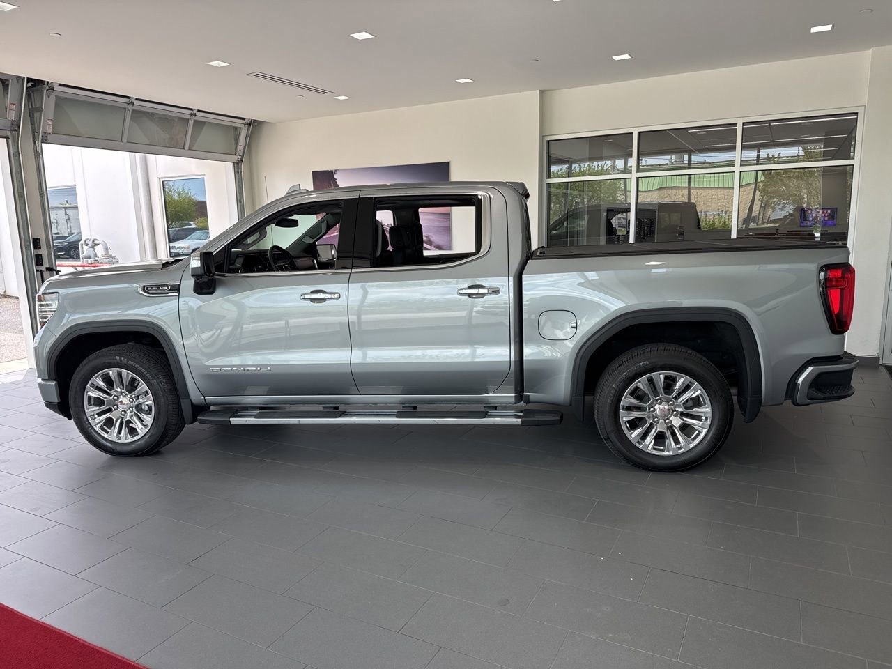 Used 2025 GMC Sierra 1500 Denali image 5