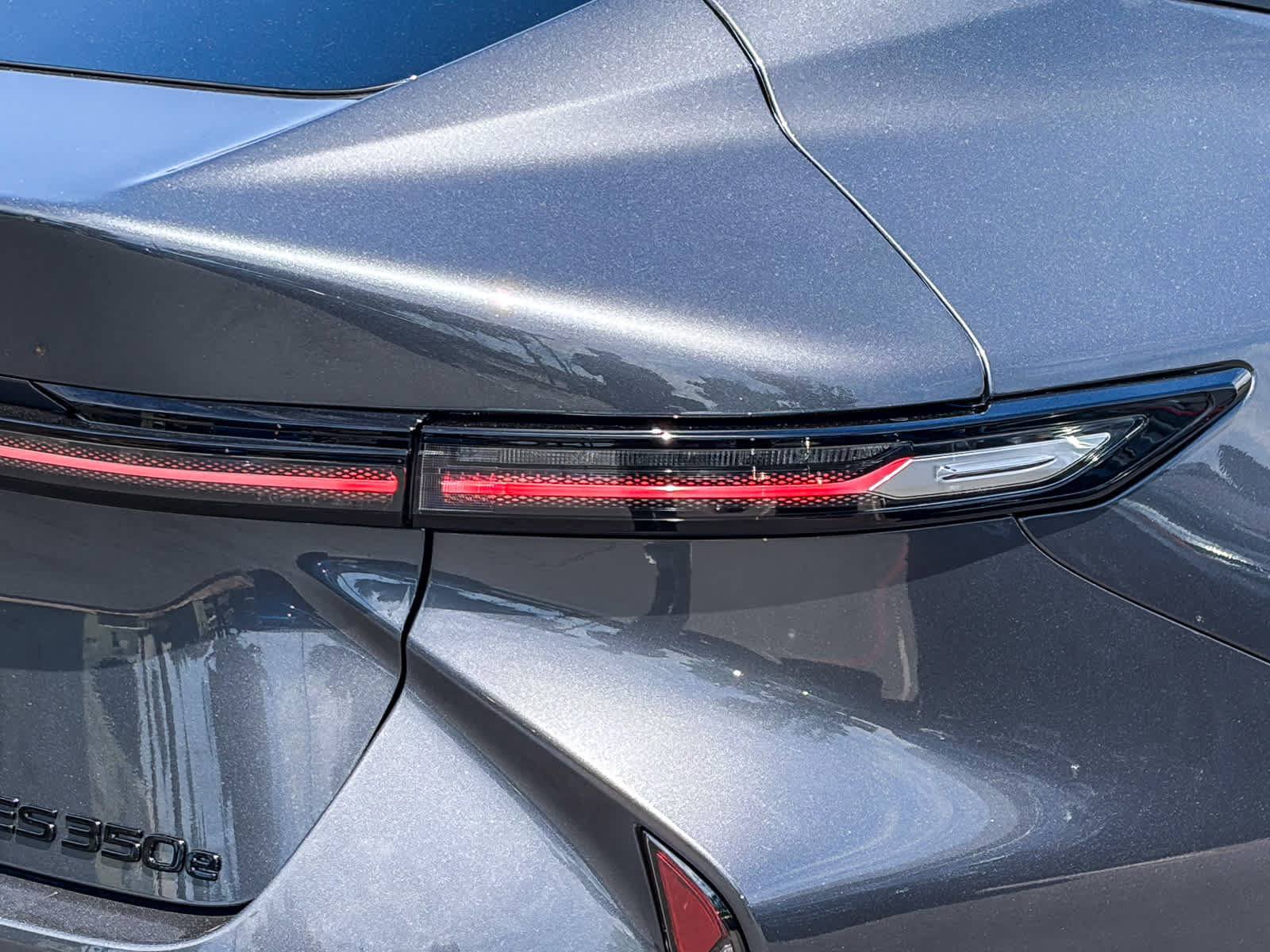 New 2026 Lexus ES 350e FWD image 8