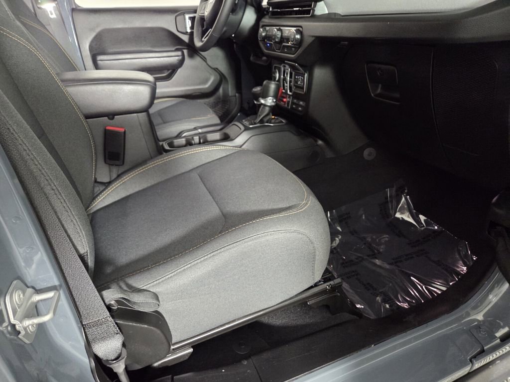 Certified 2025 Jeep Wrangler Willys image 36