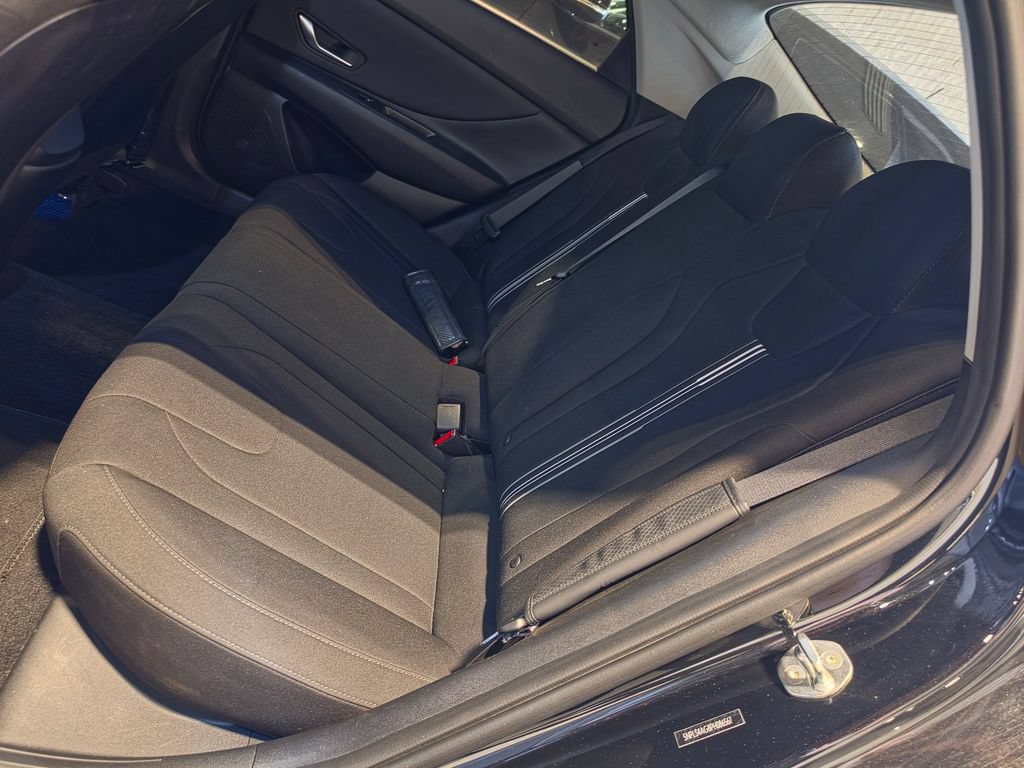Used 2023 Hyundai Elantra SEL w/ Convenience Package FWD image 7