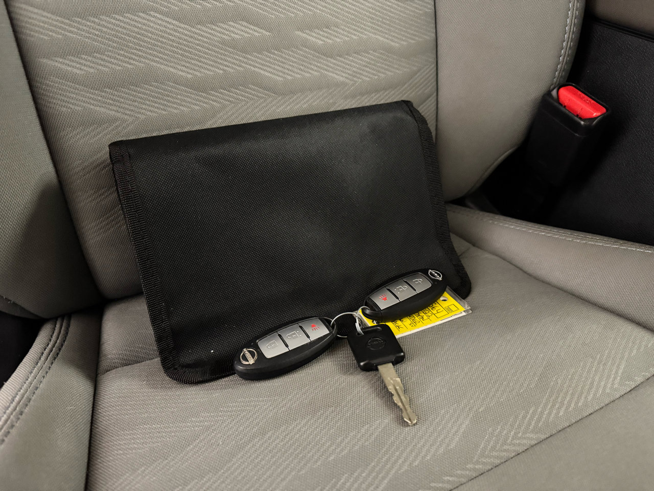 Used 2022 Nissan Frontier SV w/ Technology Package image 38